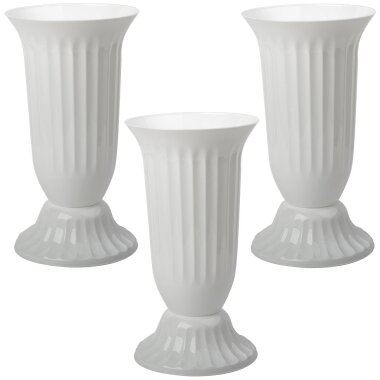 Weiße Außen-Vase für Garten & Grab – runde Blumenvase aus robustem Kunststoff mit abnehmbarem Standfuß – wetterfest & langlebig